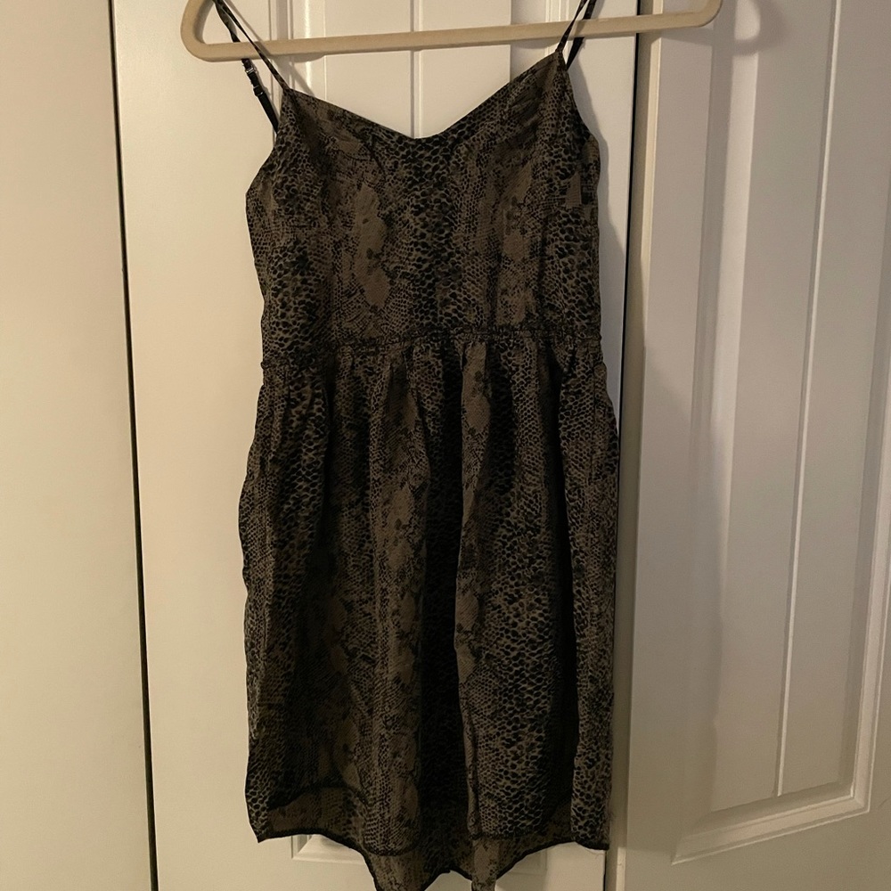 Aritzia silk snake skin dress. EUC. Size 2.